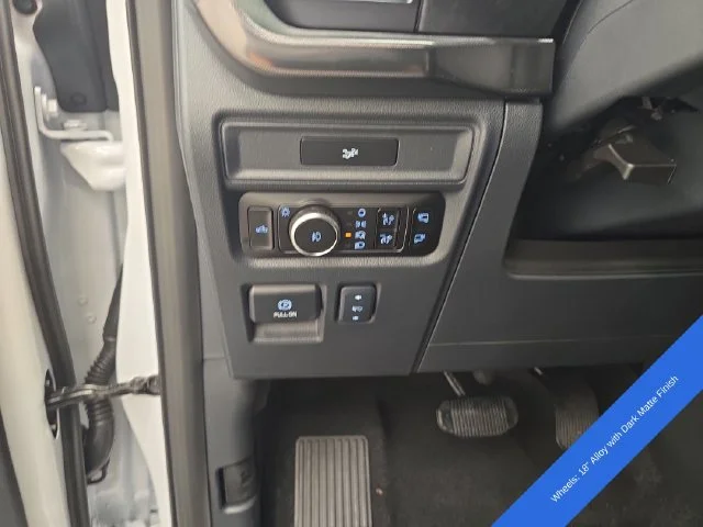 New 2026 Oxford White Ford Tremor® image 40