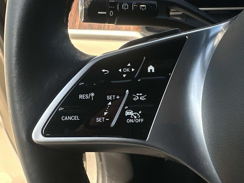 Certified Used 2023  Mercedes-Benz GLC 300 image 28