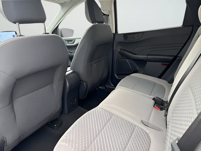 Used 2022 Gray Ford SE image 18