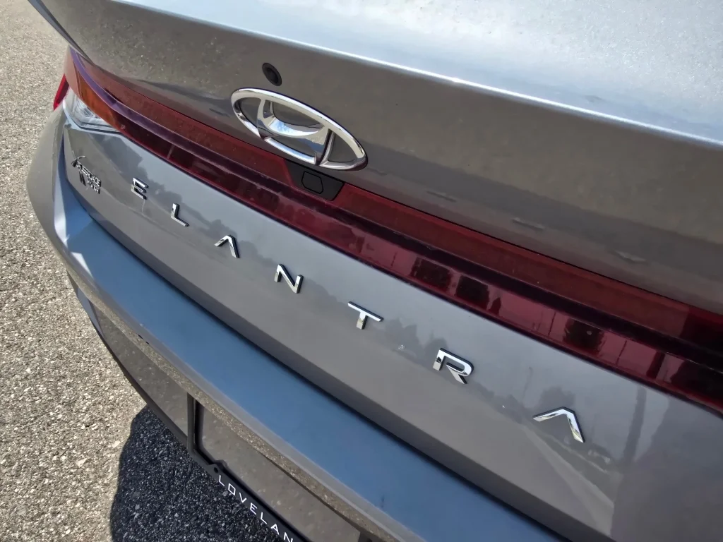 Used 2023 Fluid Metal Hyundai SEL image 10