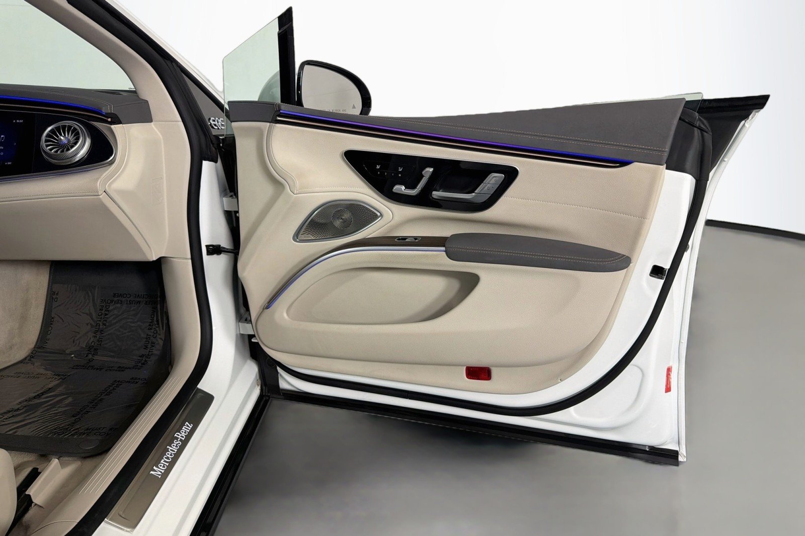 Certified Used 2024 Polar White Mercedes-Benz 450+ image 23