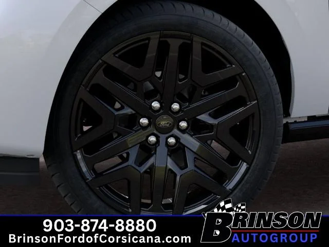 New 2027 Star White Metallic Tri-Coat Ford Platinum image 40