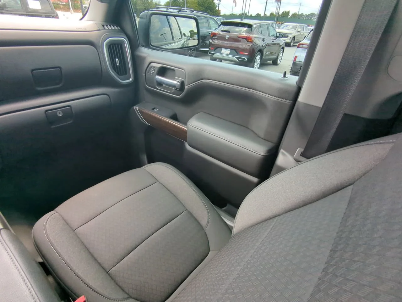 Used 2021 SATIN STEEL METALLIC GMC Elevation image 16