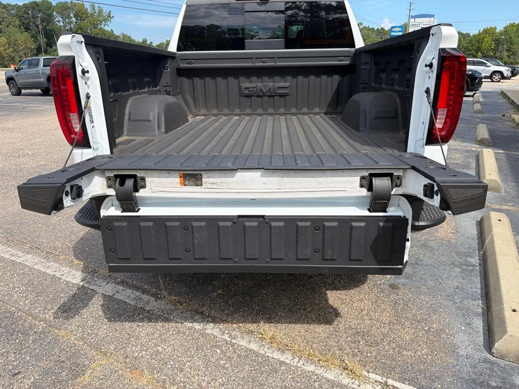 New 2026 White GMC AT4X image 32