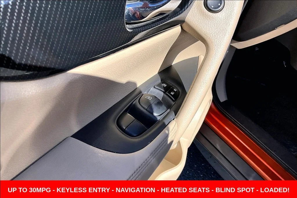 Used 2017 Orange Nissan SL image 25