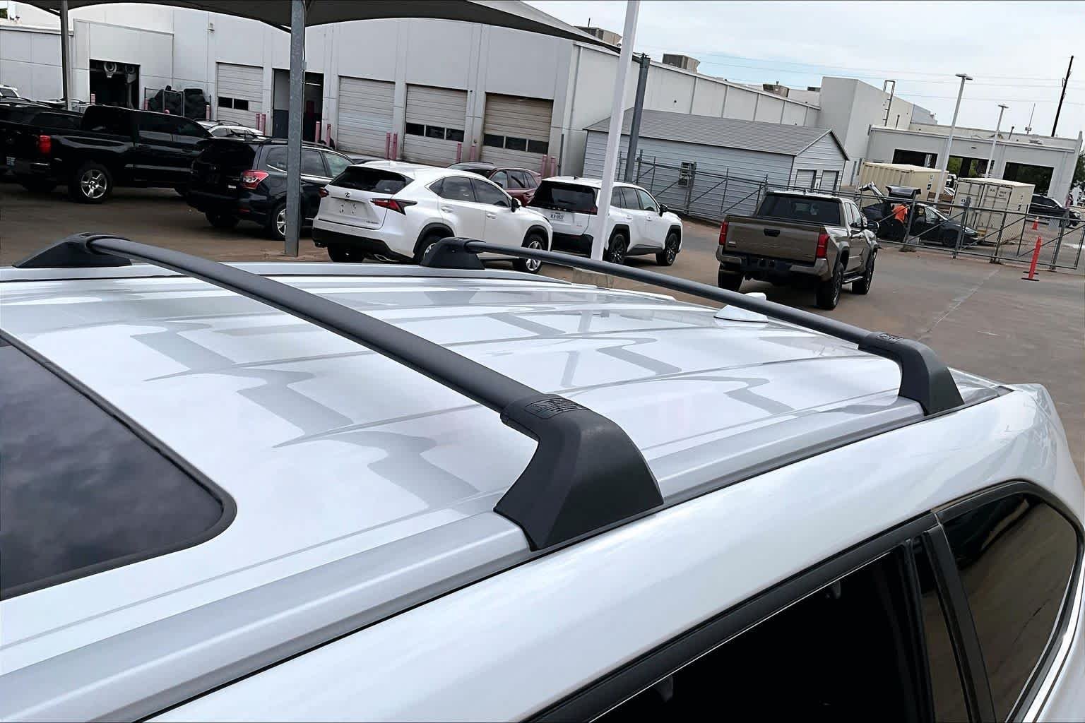 Used 2025 Wind Chill Pearl Toyota Hybrid XLE image 35