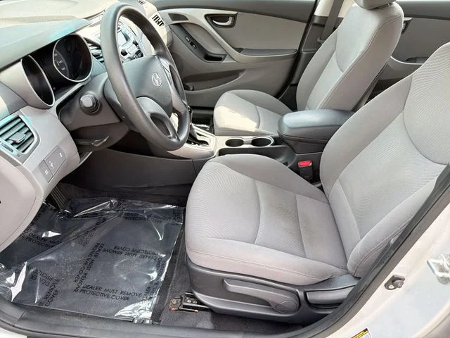 Used 2016 Silver Hyundai SE image 15