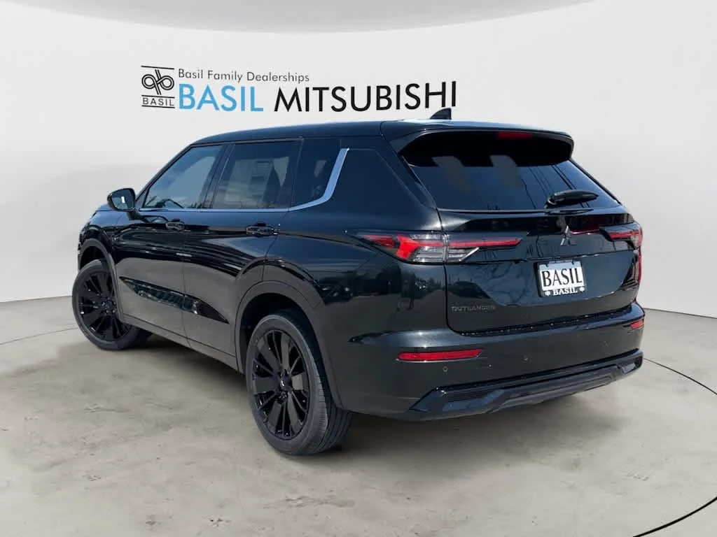 New 2026 Black Diamond Mitsubishi LE image 5