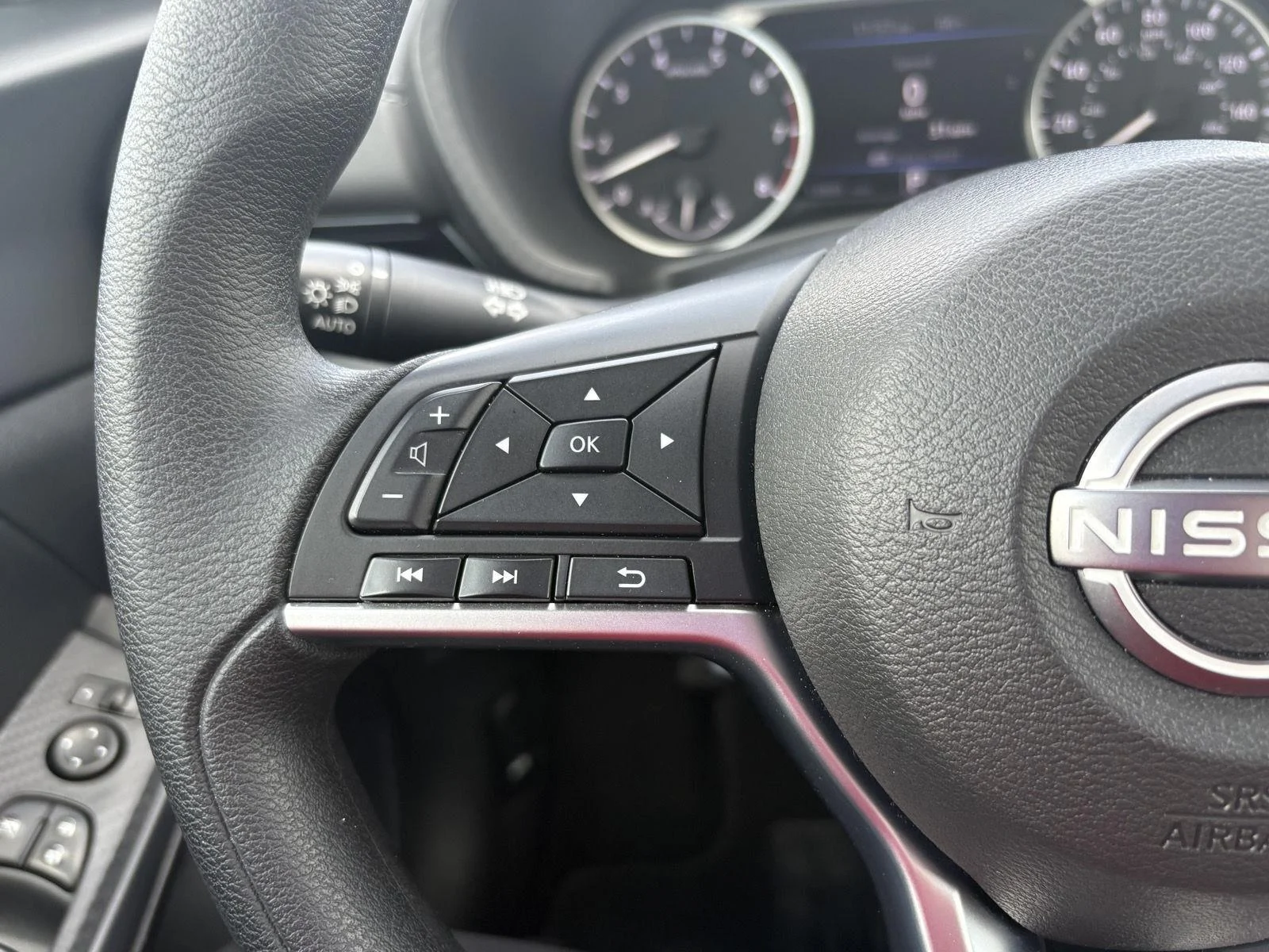 Used 2025 Atlantic Gray Metallic Nissan SV image 21