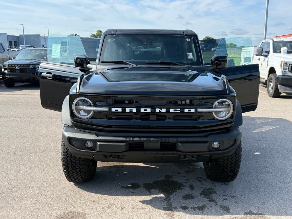 New 2026 Shadow Black Ford Outer Banks® image 23