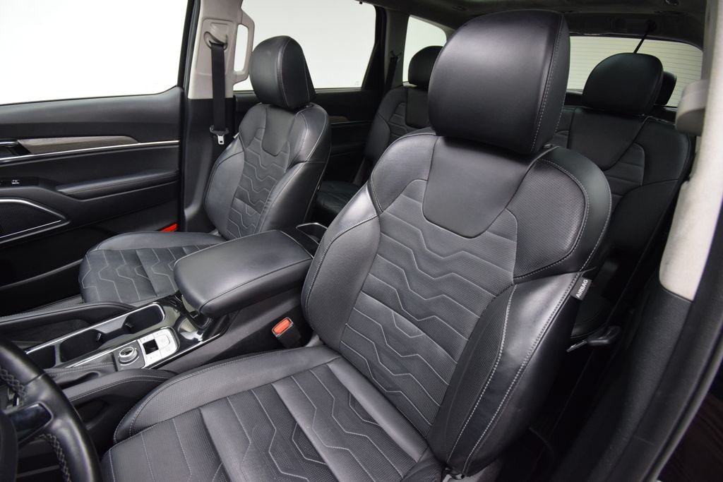 Used 2022 Black Kia SX image 8
