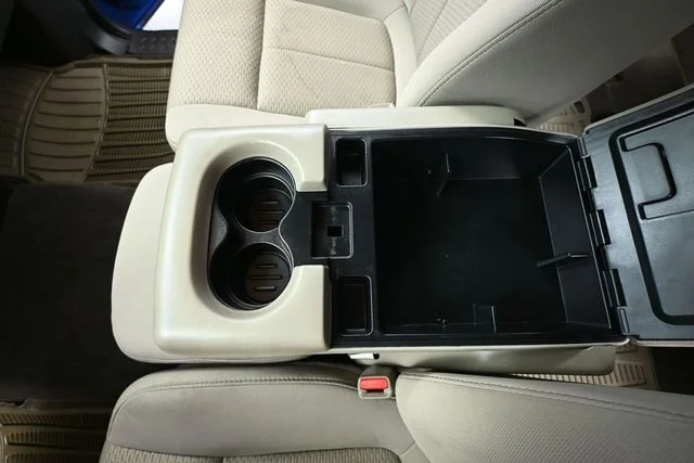 Used 2010  Ford XLT image 25