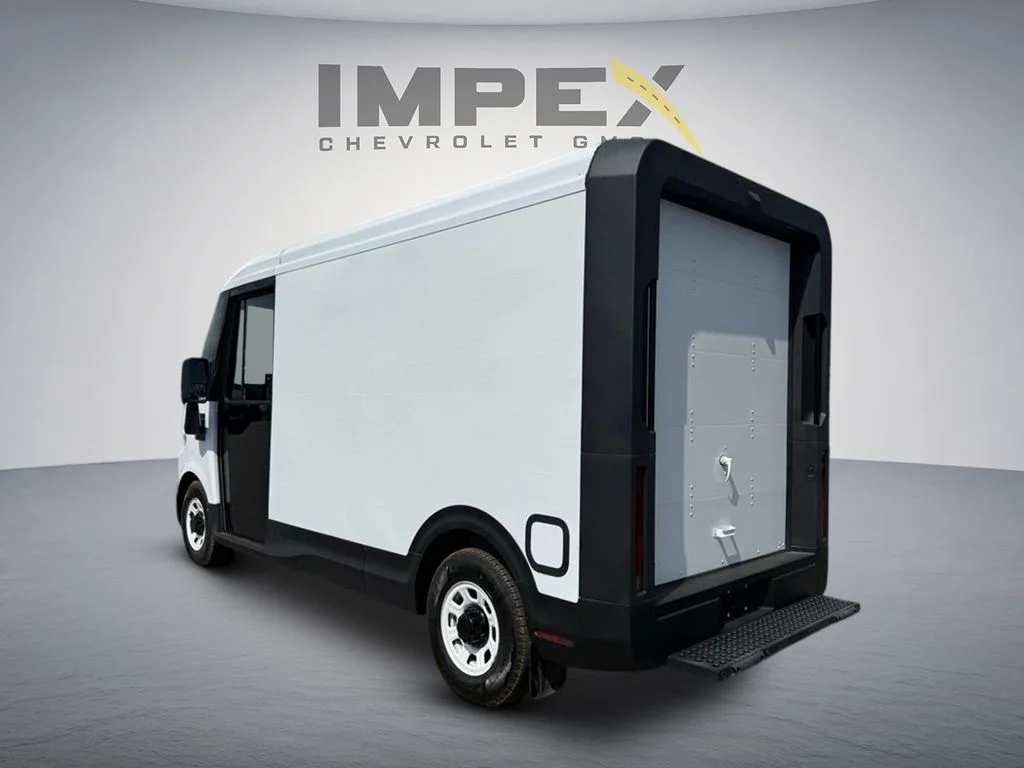 Used 2024 White BrightDrop 240HP image 3