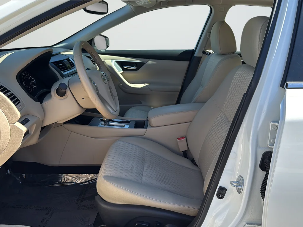 Used 2017 White Nissan 2.5 SV image 10