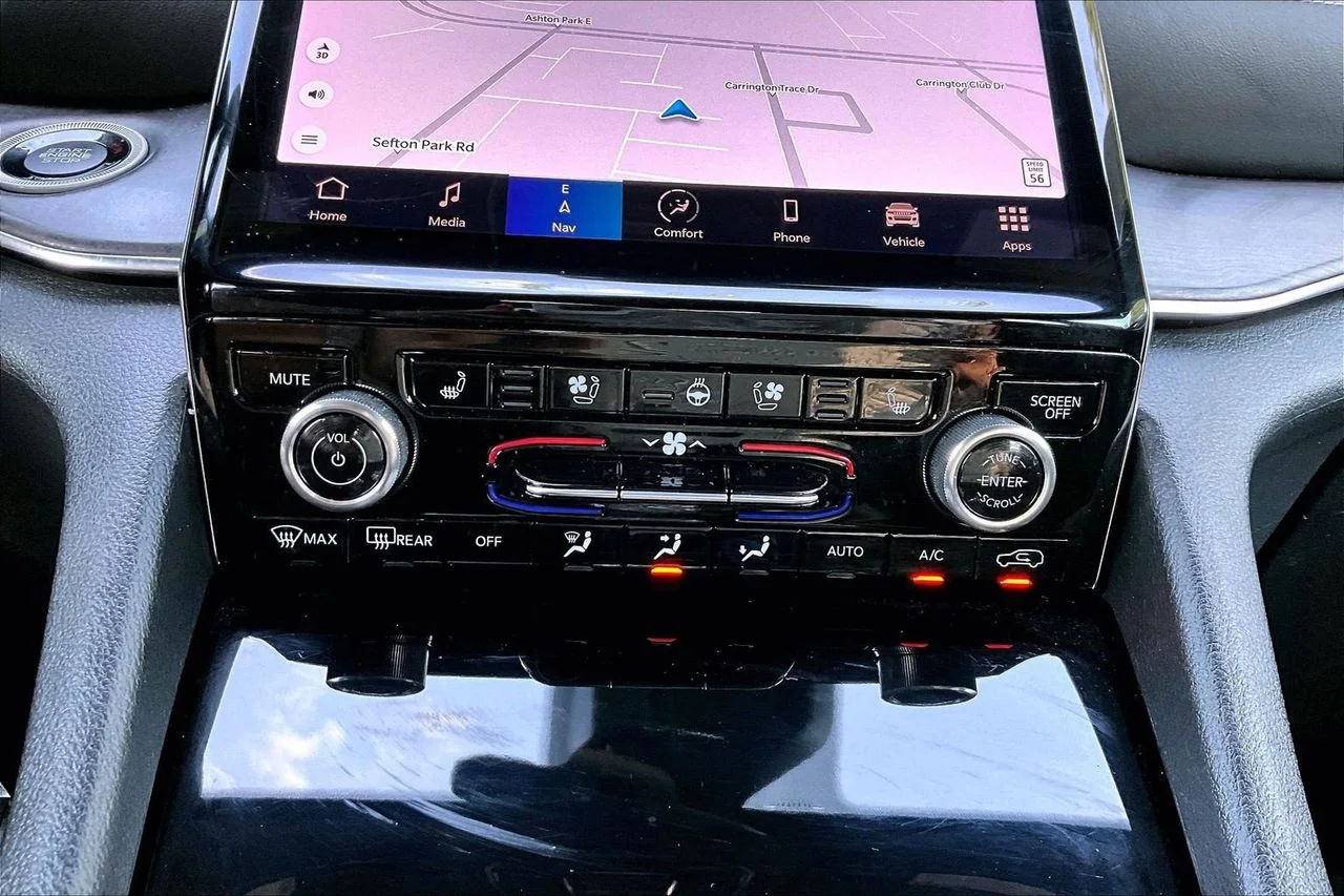 Used 2023 White Jeep Overland 4xe image 19