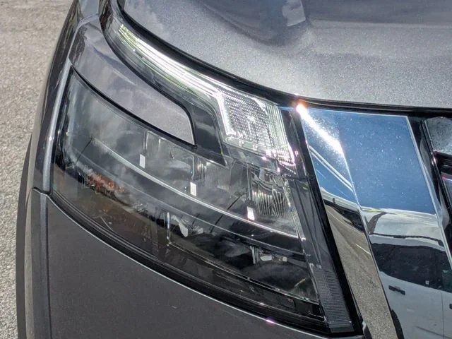 Certified Used 2025 Gun Metallic Nissan SL image 10