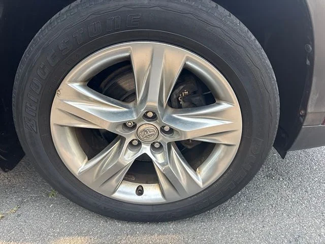 Used 2014 Red Toyota  image 5