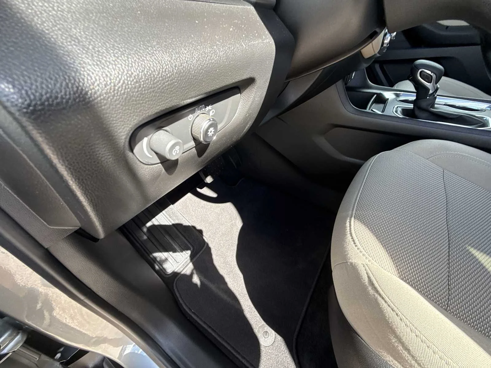 2023 Chevrolet Traverse LS - Photo 34