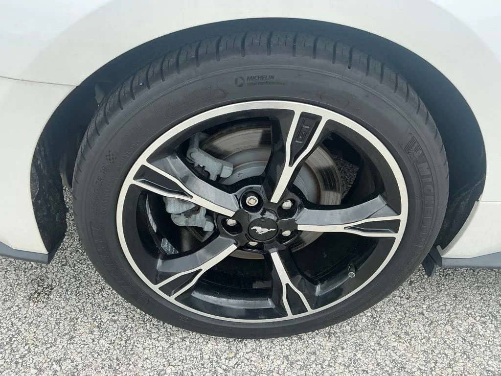 Used 2017 White Ford GT Premium image 29