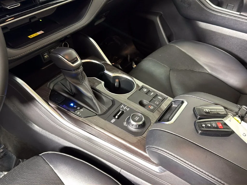Used 2023 Black Toyota Platinum image 26