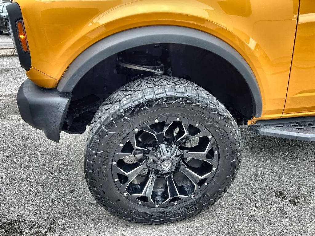Used 2022 Orange Ford Base image 10