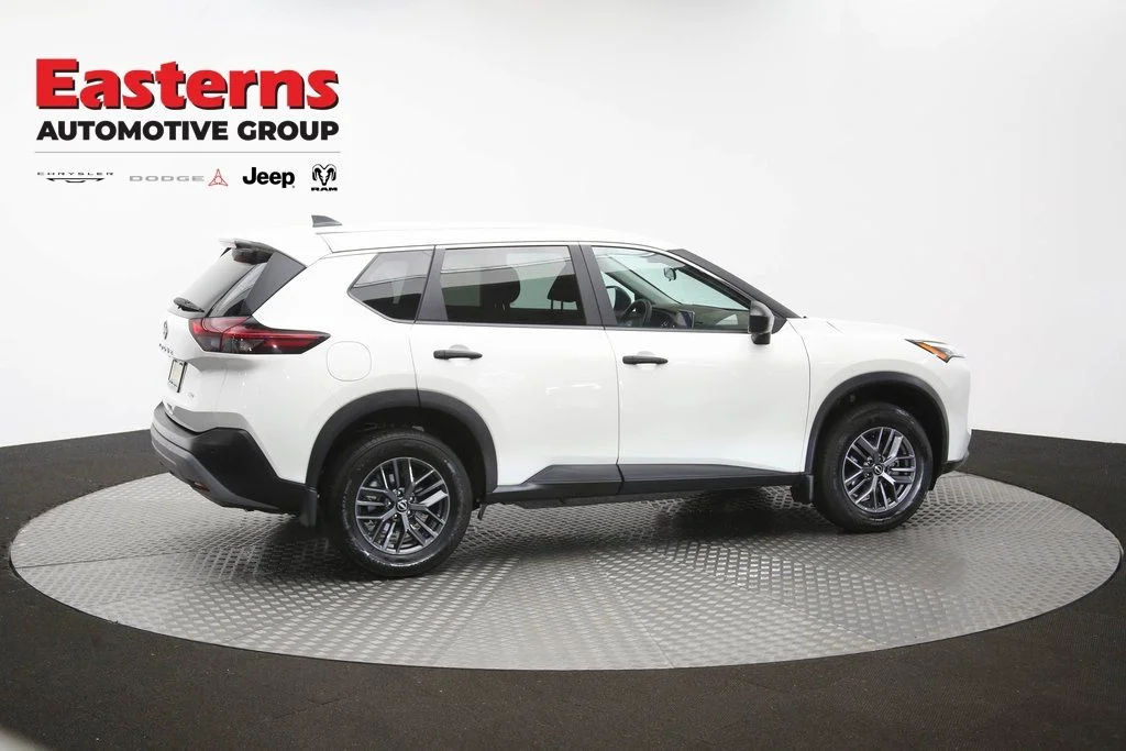 Used 2023 White Nissan S image 45