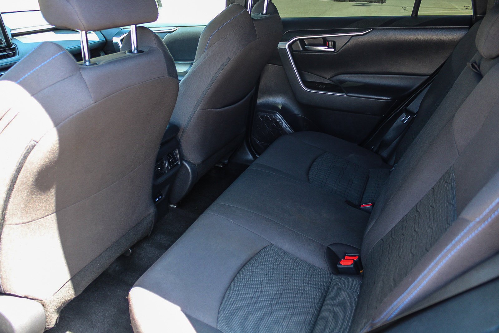 Used 2022 Magnetic Gray Metallic Toyota Hybrid SE image 19