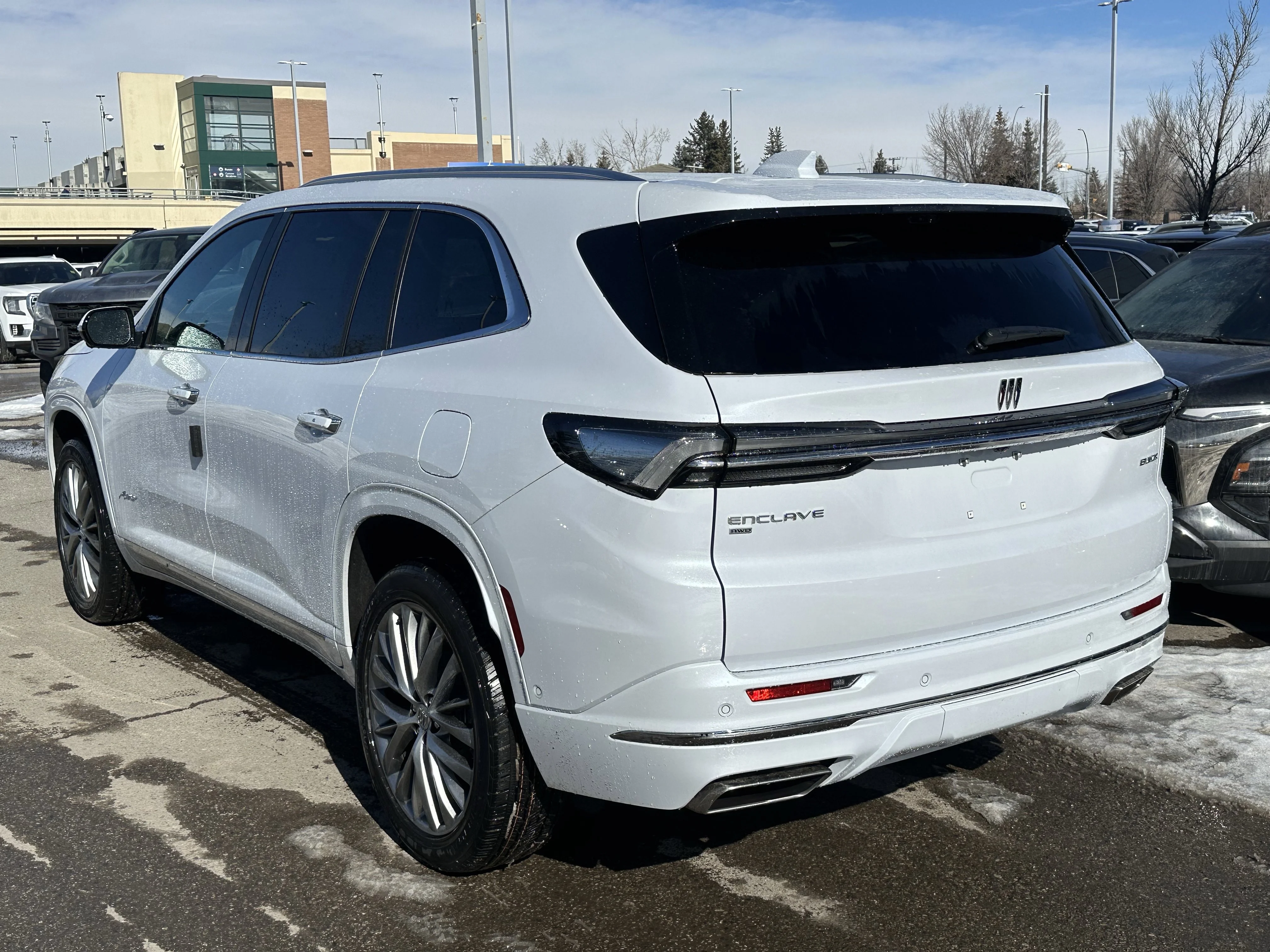 New 2026 Iridescent White Tricoat Buick Avenir image 4