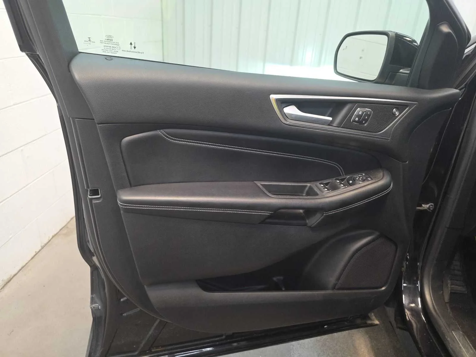 Used 2021 Agate Black Metallic Ford Titanium image 9