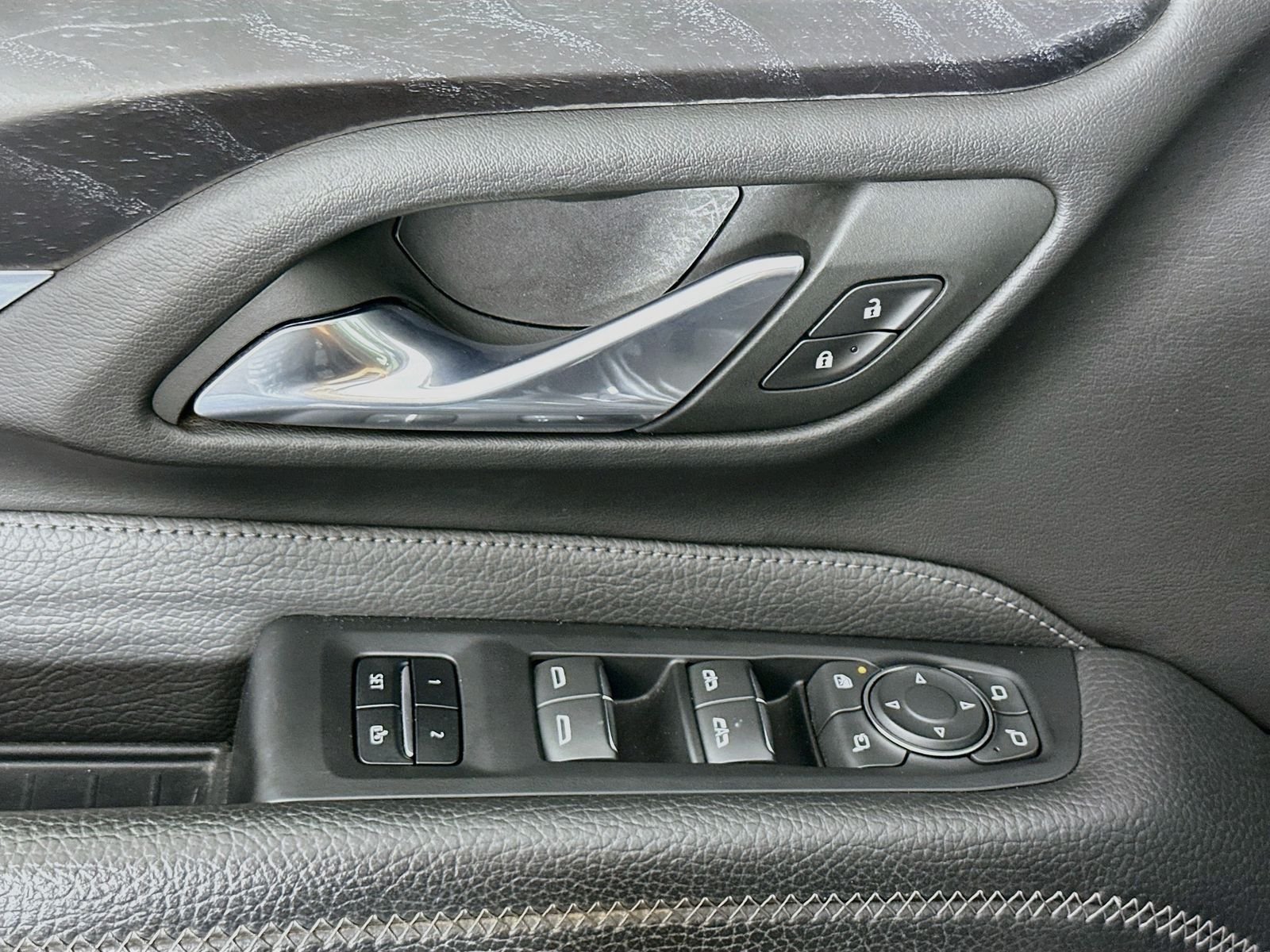 Used 2023 Onyx Black GMC Denali image 19