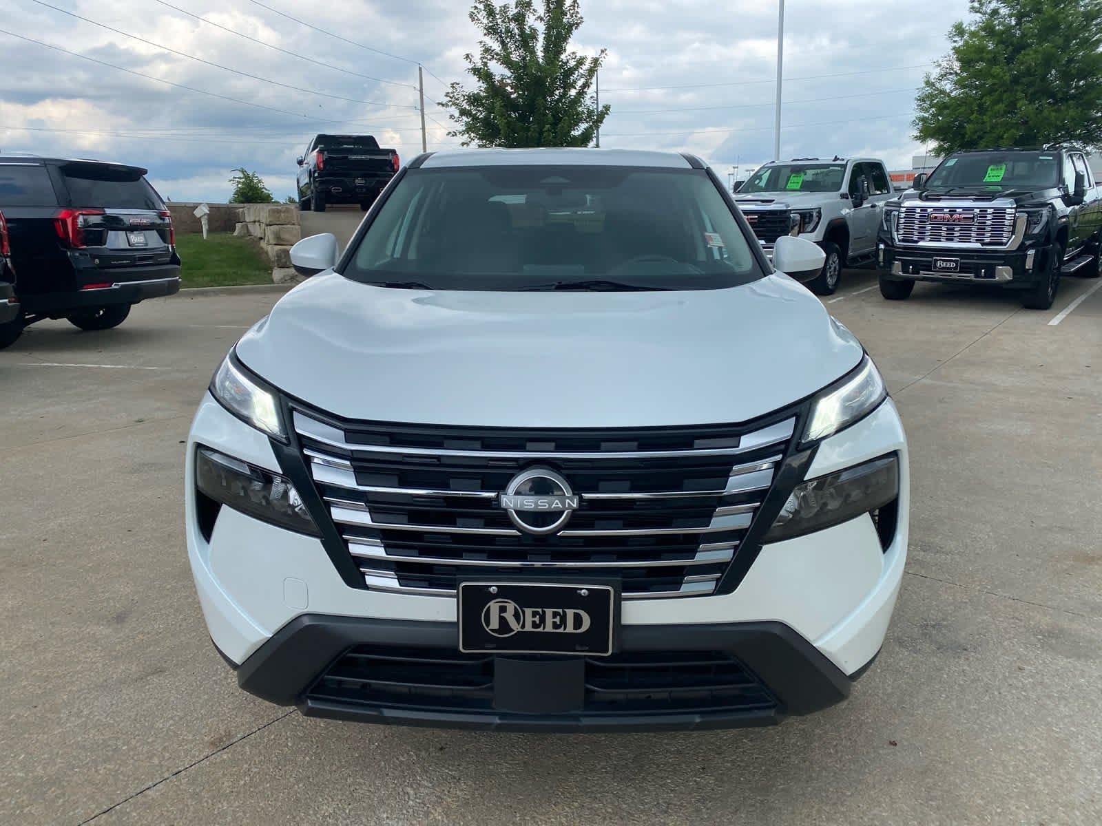 Used 2024 Nissan Rogue SV with VIN 5N1BT3BB9RC677426 for sale in Kansas City