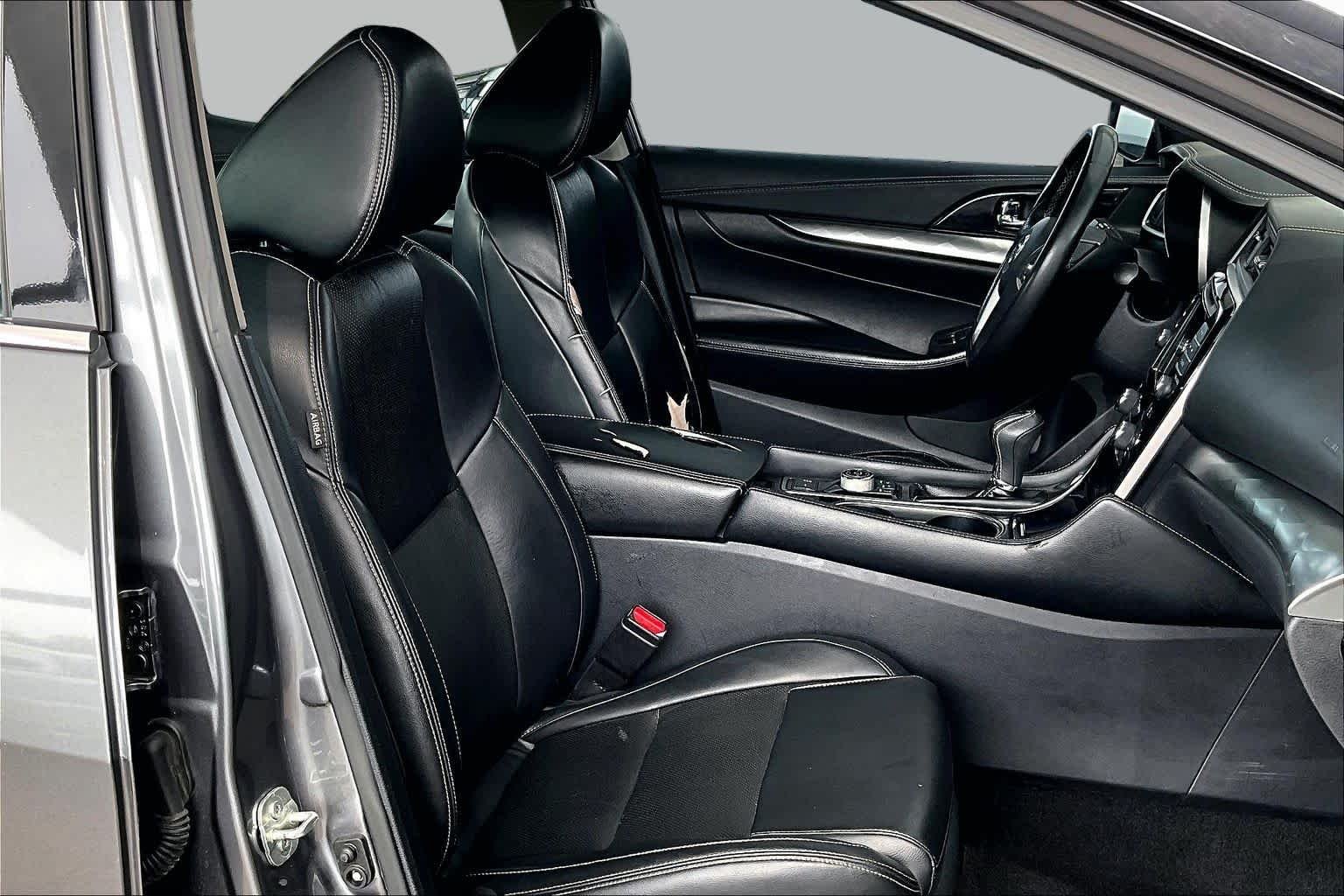 Used 2020 Gun Metallic Nissan SV image 9
