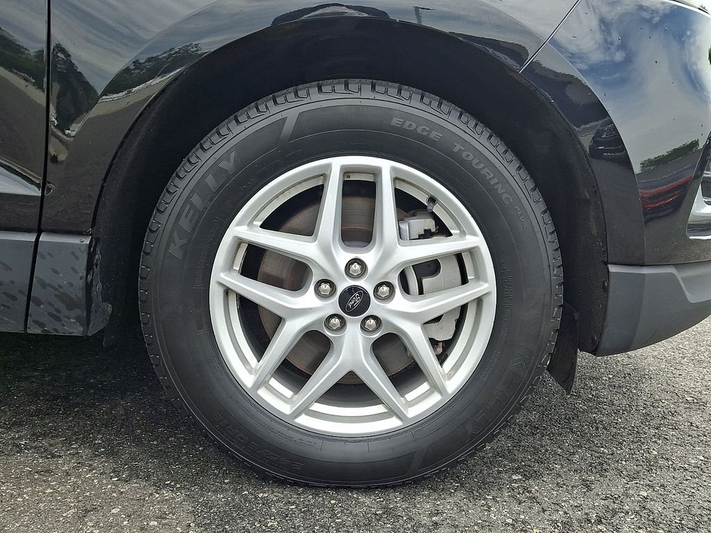 Used 2024 Black Ford SEL image 8