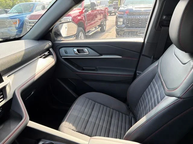New 2026 Space White Metallic Ford ST-Line image 26