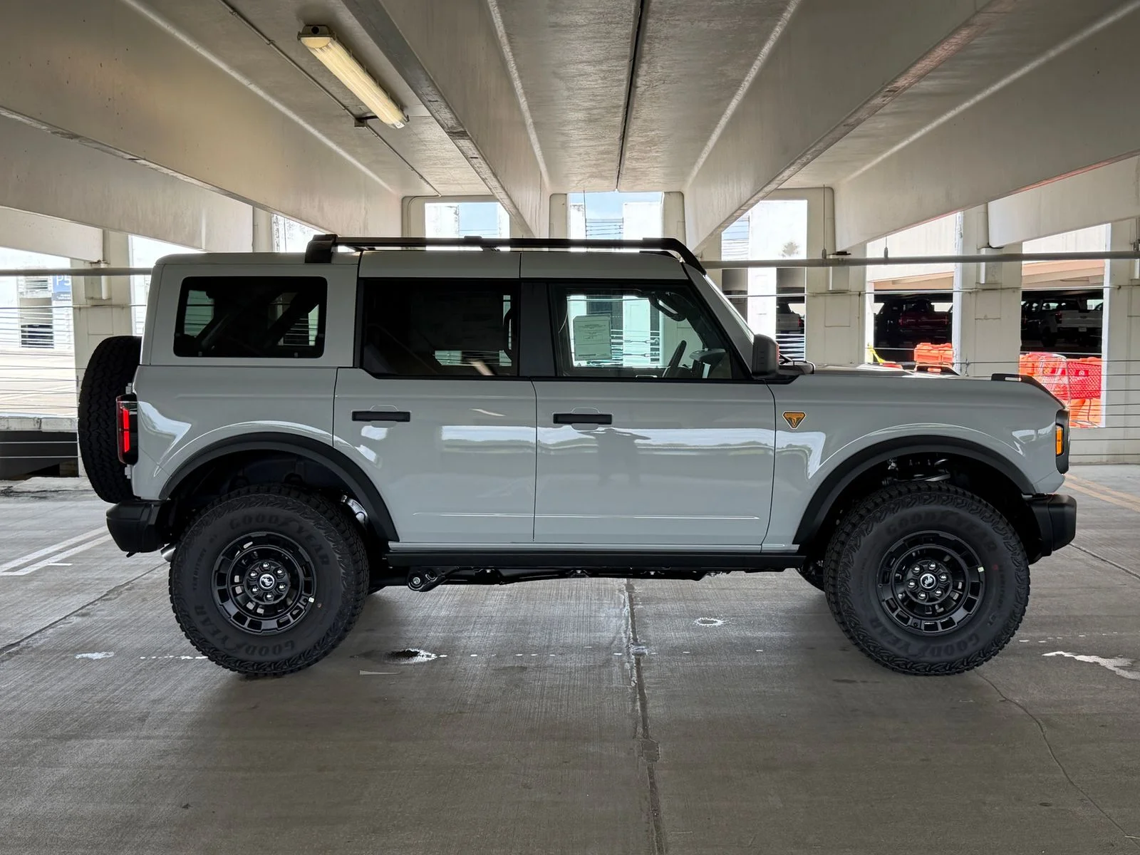 New 2026 Avalanche Gray Ford Badlands image 7