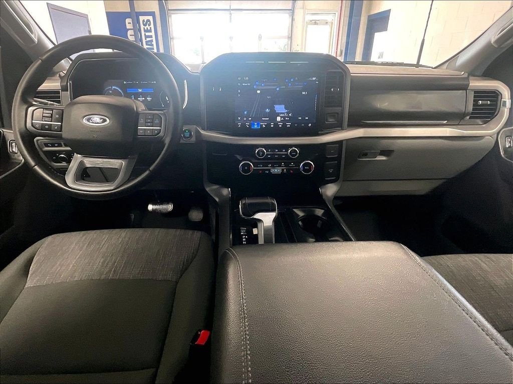 Used 2023 Silver Ford XLT image 21