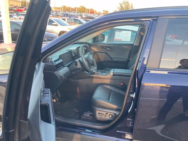 Used 2026  Toyota XLE Premium image 2