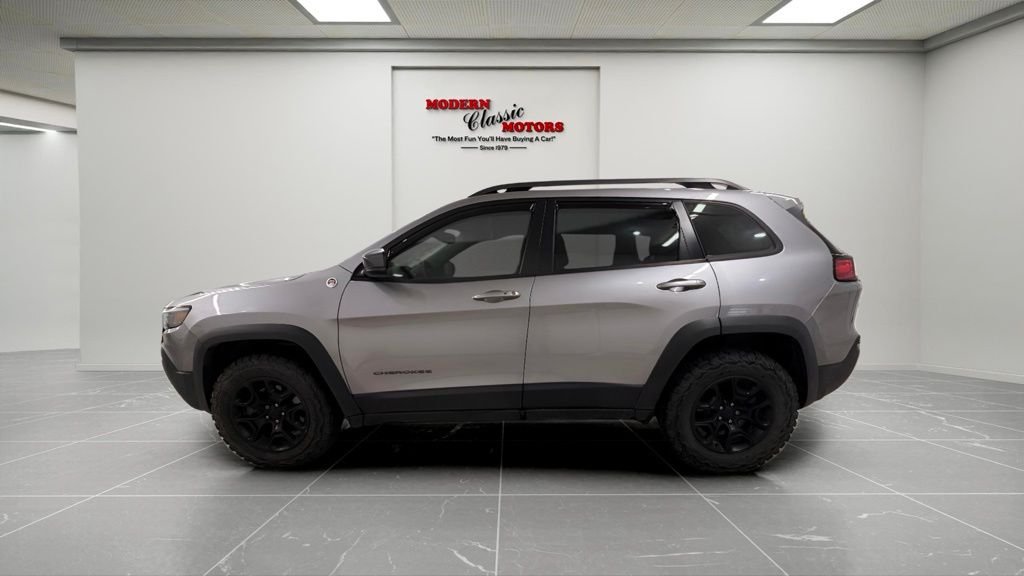 Used 2020 Silver Jeep Trailhawk image 4