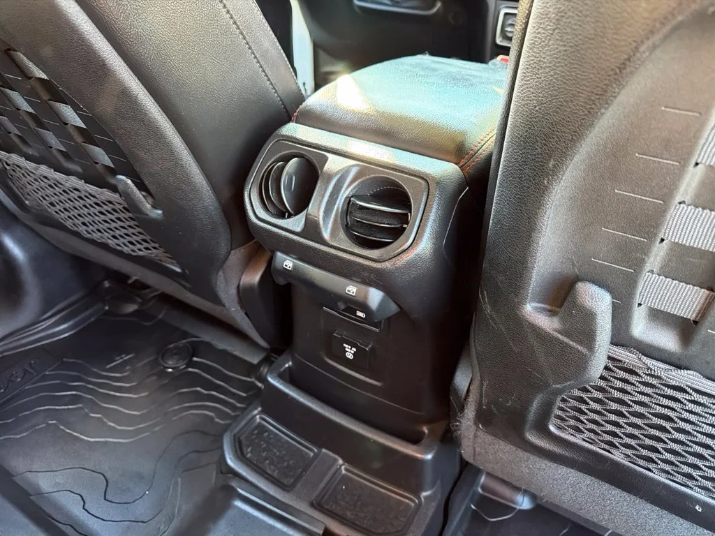 Used 2021 White Jeep Unlimited Rubicon image 18