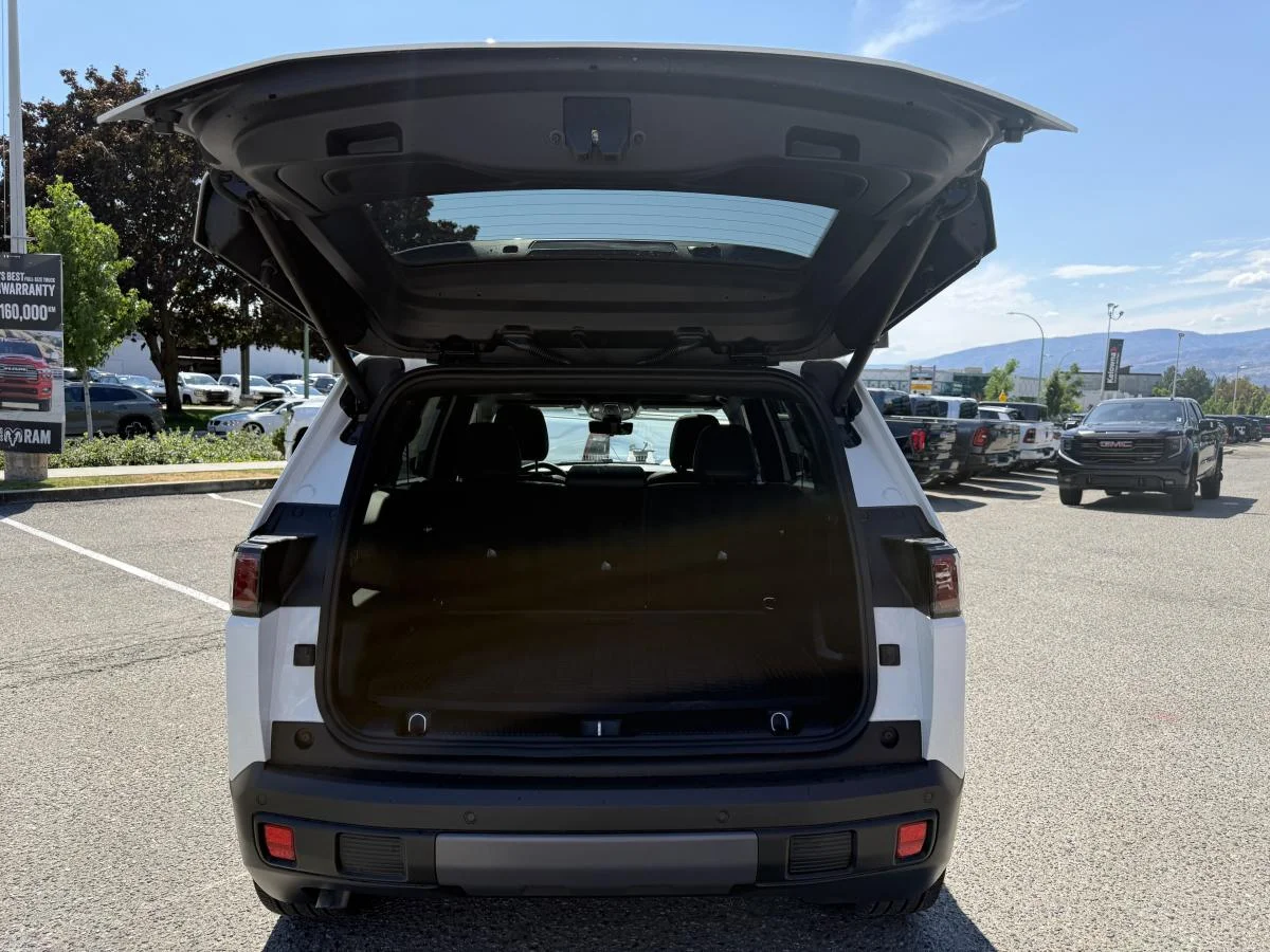 New 2026 White Jeep Overland image 6