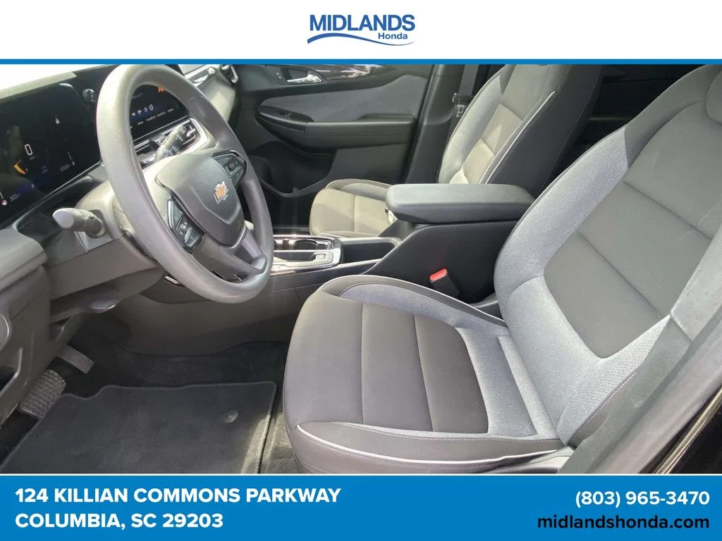 Used 2025 Black Metallic Chevrolet LT image 14