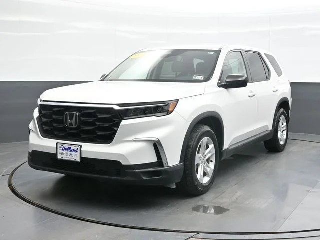 Used 2023  Honda LX image 1