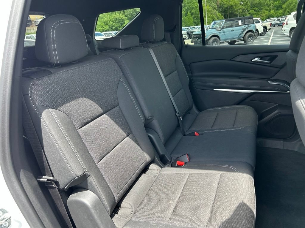 Used 2025 Summit White Chevrolet LT image 38