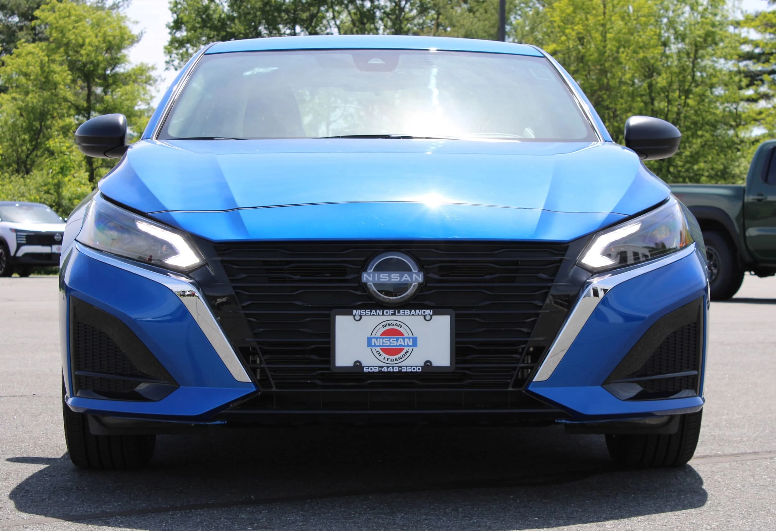Used 2025 Bluestone Pearl Nissan SV image 2