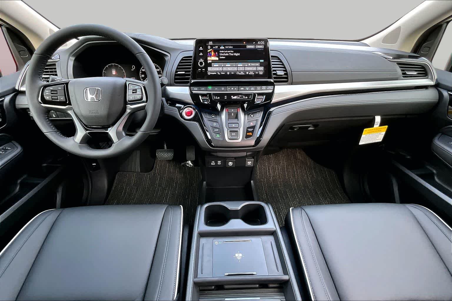 New 2026 Sonic Gray Pearl Honda Touring image 5