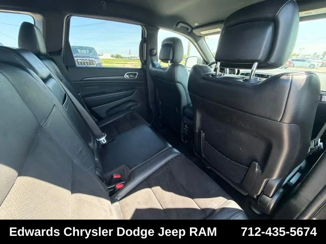 Used 2019 Gray Jeep Altitude image 28