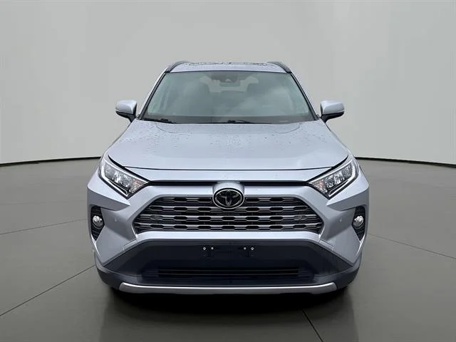 Used 2019 Silver Sky Metallic Toyota Limited image 8