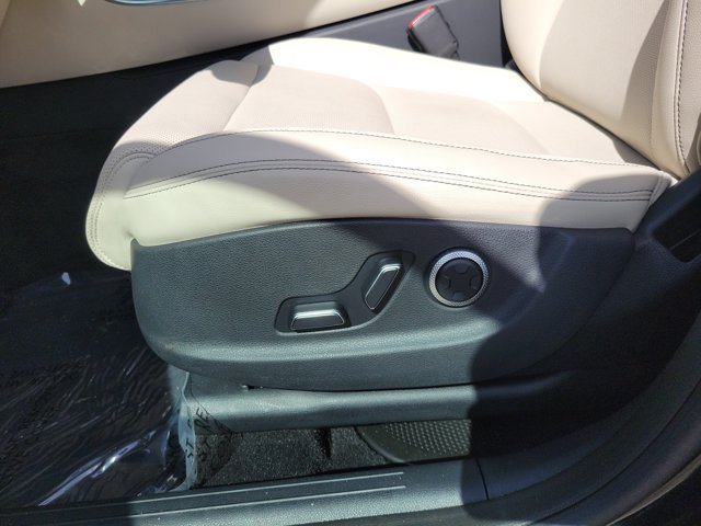 2026 GENESIS GV70 Standard - Photo 12