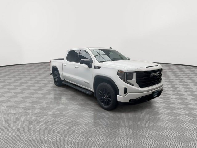 Used 2024 Summit White GMC Elevation image 37