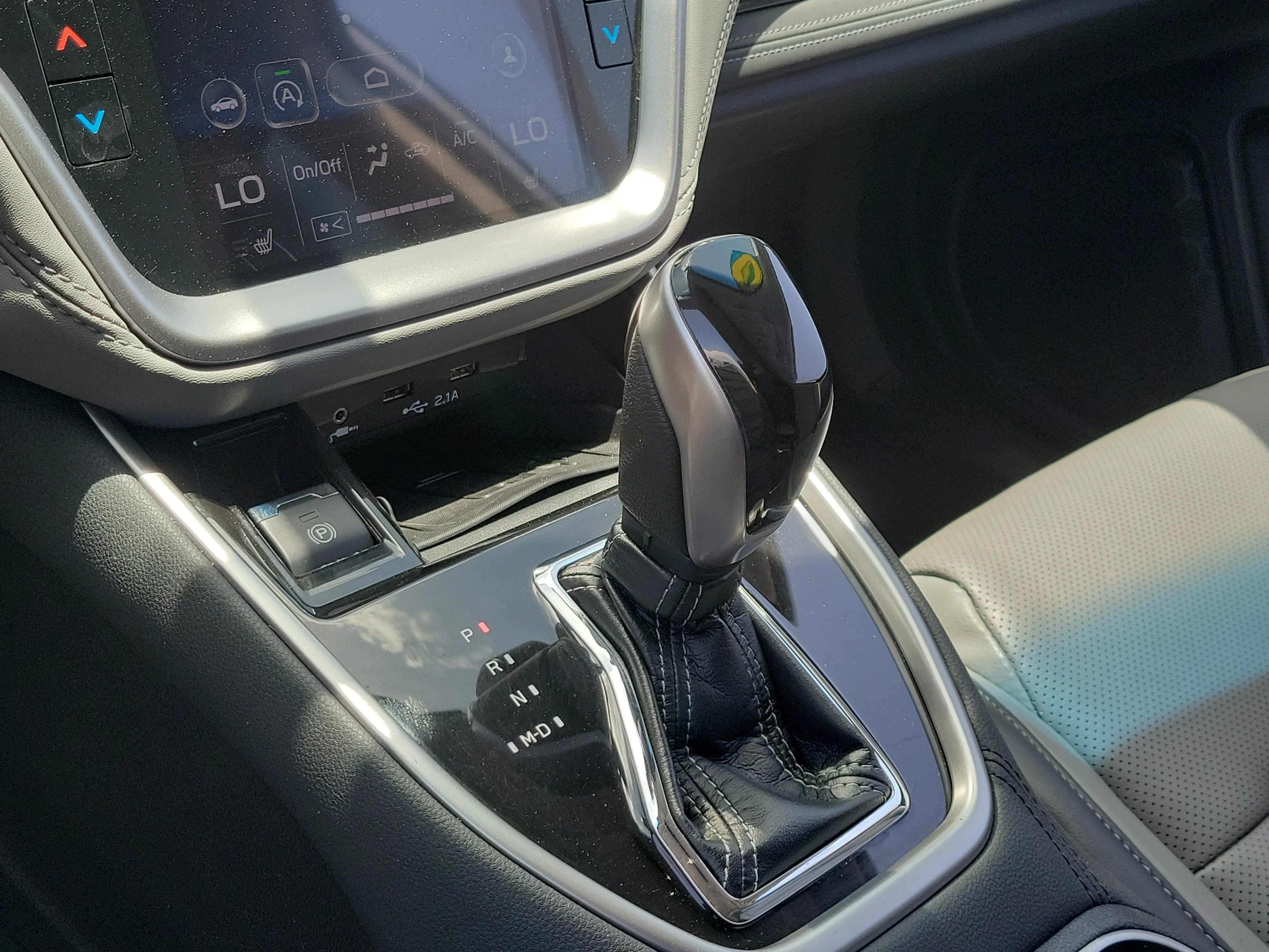 Used 2020 Ice Silver Metallic Subaru Limited image 28